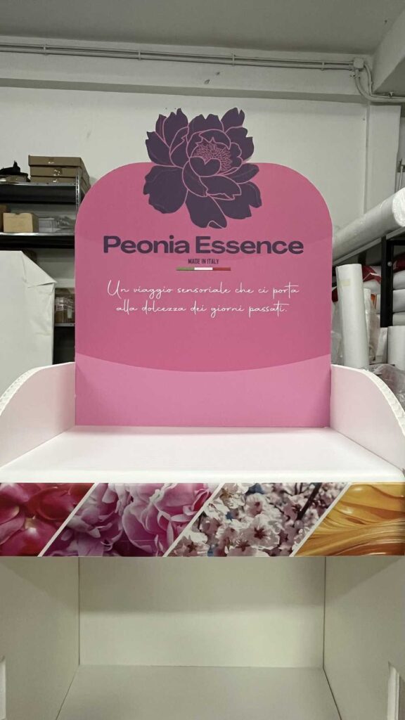 Realizzazione espositore in polionda per Peonia Essence